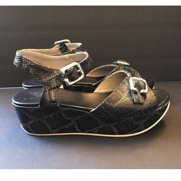 Attilio Giusti Leombruni Black Snake Skin Leather Platform Sandals Size 38.5 - Picture 1 of 12